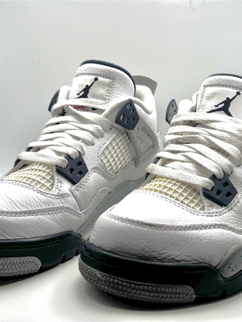 Air Jordan 4 Retro GS “Midnight Navy” size 4Y